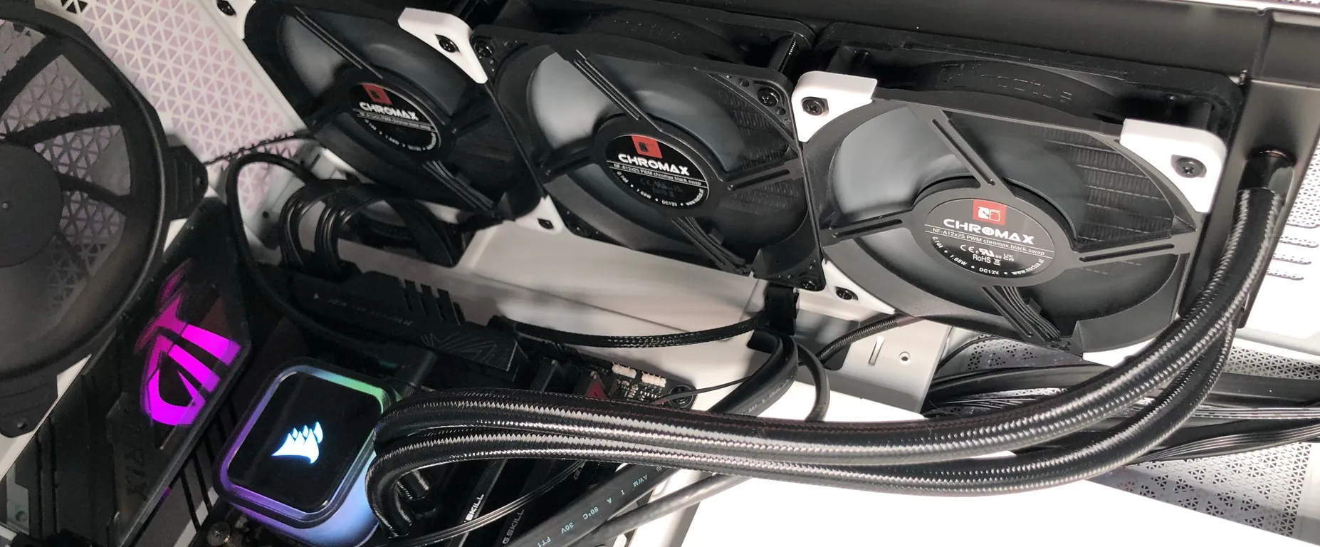 Corsair iCUE H150i RGB Elite Liquid CPU Cooler with Noctua NF-A12x25 PWM chromax.Black.swap fans
